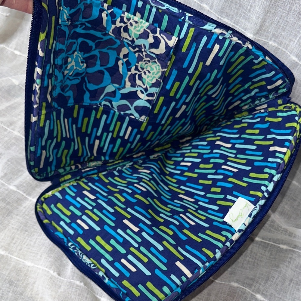 Vera Bradley Katalina Blues Quilted Laptop Travel Case w/Pocket & 3/4 Zip NWOT - Picture 9 of 16